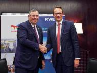 Germany: TotalEnergies and RWE join forces on green hydrogen to decarbonize the Leuna refinery