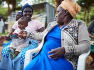 Femmes et enfant à Nairobi au Kenya