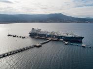 Unité de regazéification et de stockage ( FSRU ) Neptune au large d'Izmir, en Turquie.