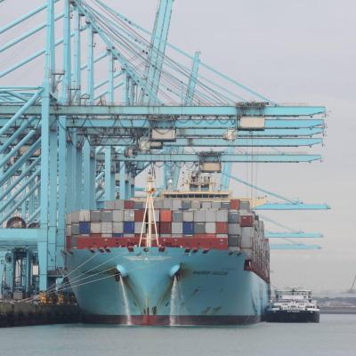 Porte-conteneurs illustrant l'usage des lubmarines