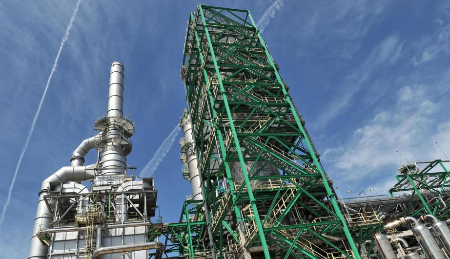 Gonfreville l'Orcher refinery view